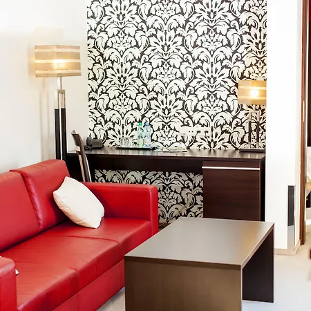 Hotton Hotel
