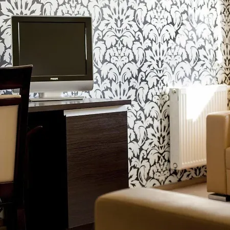 Отель Hotton 3*