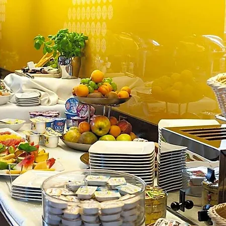 Otel Hotton 3*